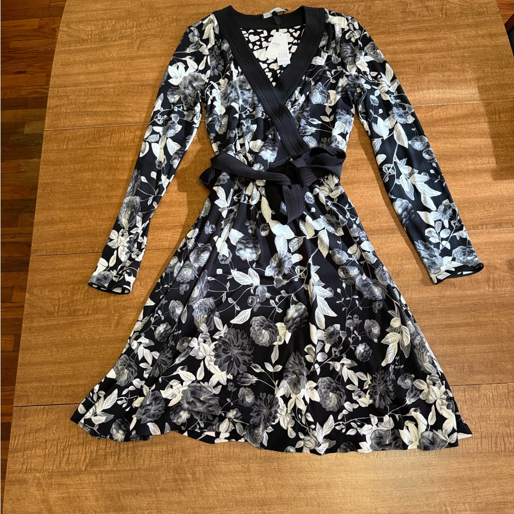 White House Black Market Reversible Dress - Picture 2 of 4
